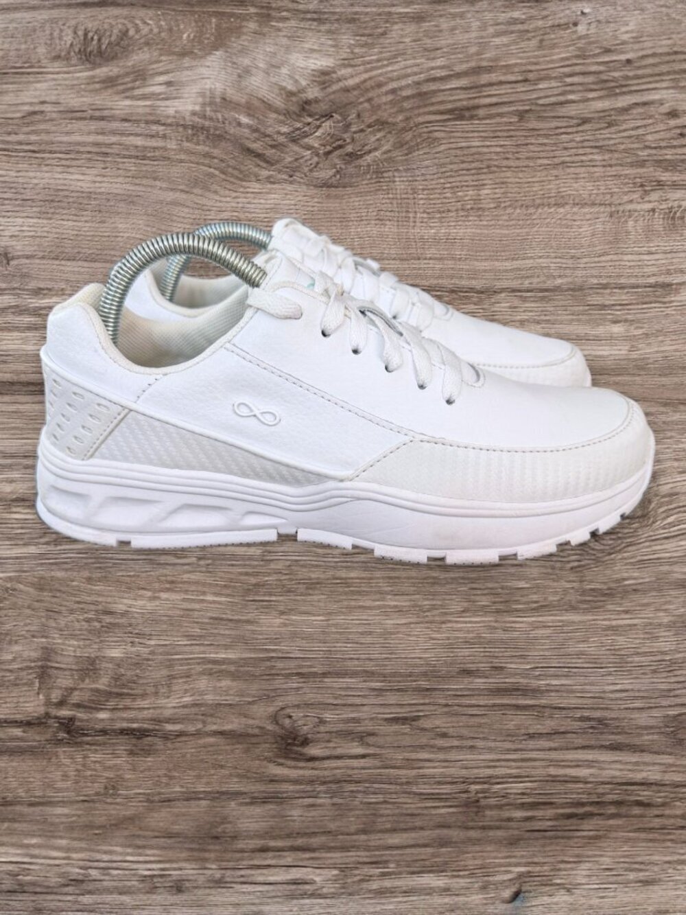 Cherokee Infinity Flow Nursing Shoes White Leather Slip Resistant Comfort 10
